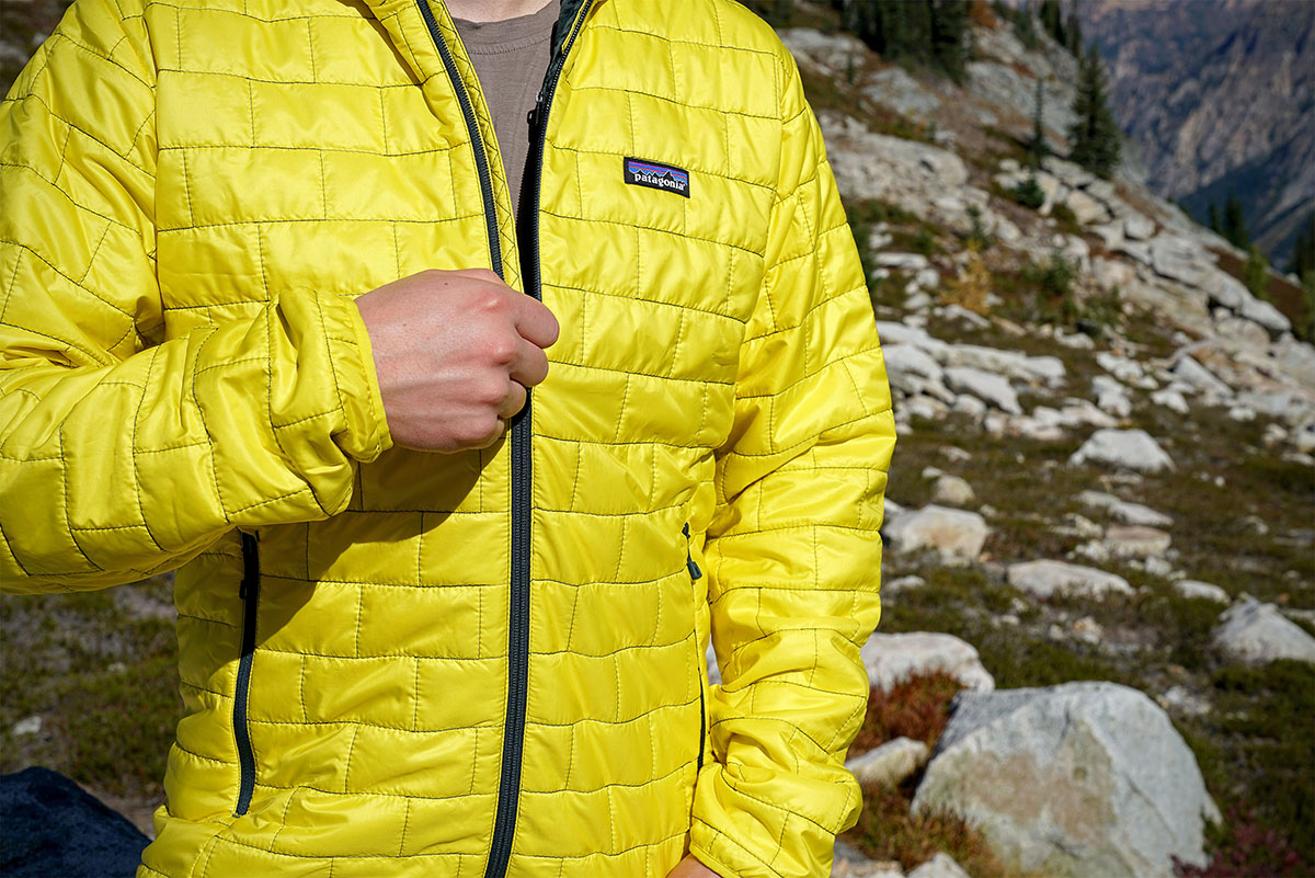Patagonia Yellow Coat 2024 favors